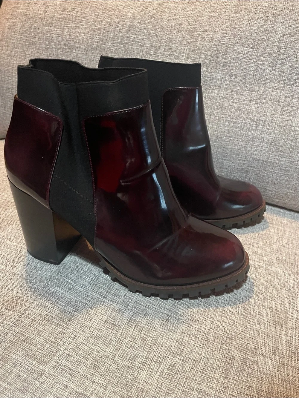 Steve Madden Oxblood Patent Leather Chelsea Ankle Boots Block Heel Women’s SZ 10